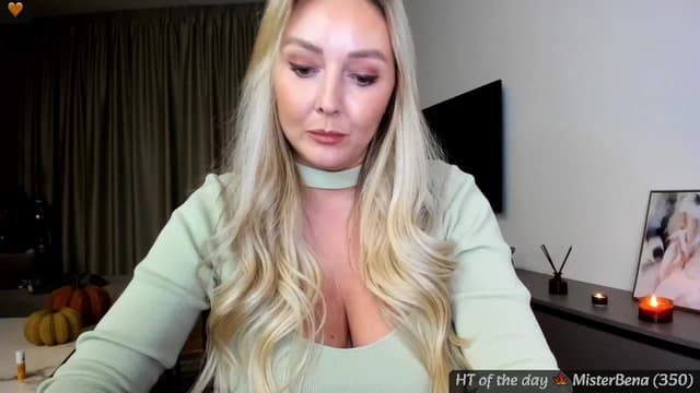Gallery image thumbnail from Mi_Ha's myfreecams stream on, 11/10/2024, 16:25 image 16 of 20