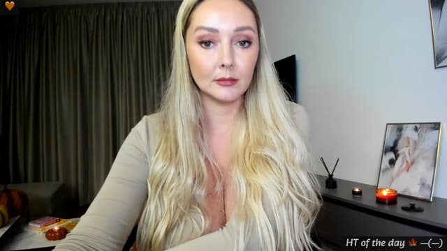 Gallery image thumbnail from Mi_Ha's myfreecams stream on, 11/11/2024, 16:36 image 8 of 20