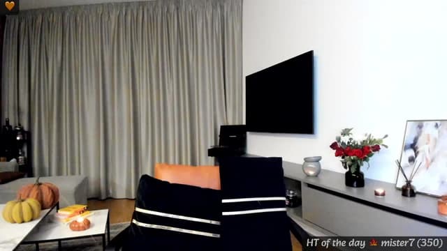 Gallery image thumbnail from Mi_Ha's myfreecams stream on, 11/14/2024, 16:38 image 11 of 20
