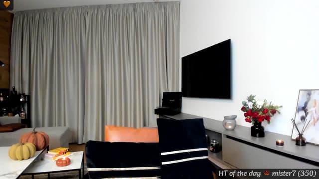 Gallery image thumbnail from Mi_Ha's myfreecams stream on, 11/15/2024, 18:31 image 6 of 20