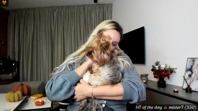 Gallery image thumbnail from Mi_Ha's myfreecams stream on, 11/15/2024, 18:31 image 2 of 20