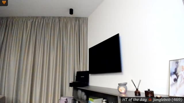 Gallery image thumbnail from Mi_Ha's myfreecams stream on, 11/17/2024, 17:20 image 6 of 20