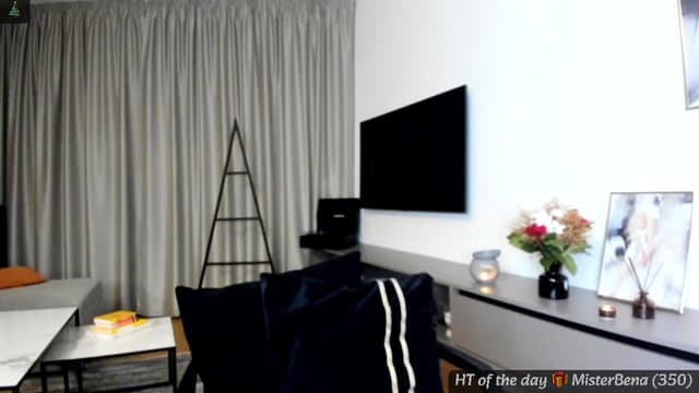 Gallery image thumbnail from Mi_Ha's myfreecams stream on, 12/06/2024, 16:22 image 18 of 20