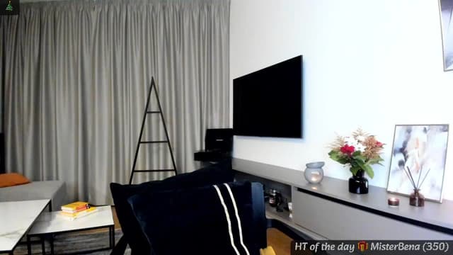 Gallery image thumbnail from Mi_Ha's myfreecams stream on, 12/06/2024, 16:22 image 7 of 20
