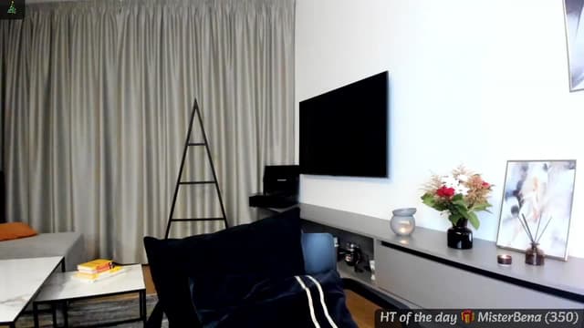 Gallery image thumbnail from Mi_Ha's myfreecams stream on, 12/06/2024, 16:22 image 10 of 20