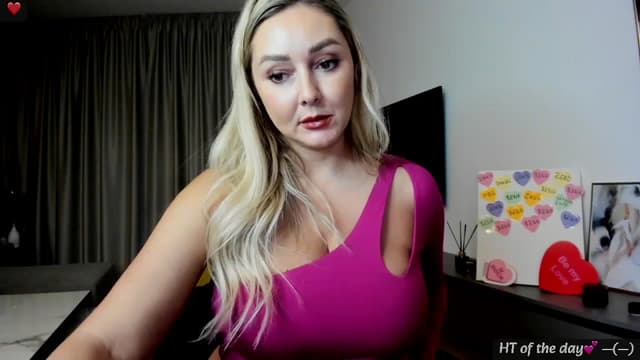 Gallery image thumbnail from Mi_Ha's myfreecams stream on, 02/07/2025, 17:33 image 3 of 20