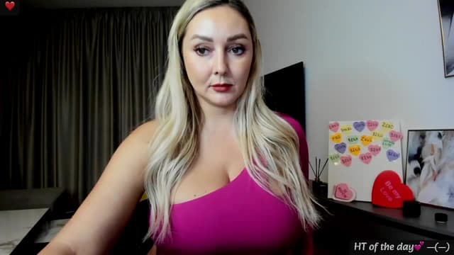 Gallery image thumbnail from Mi_Ha's myfreecams stream on, 02/07/2025, 17:33 image 4 of 20