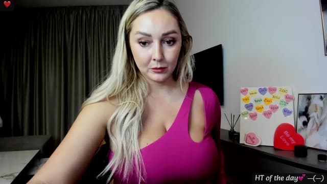 Gallery image thumbnail from Mi_Ha's myfreecams stream on, 02/07/2025, 17:33 image 6 of 20