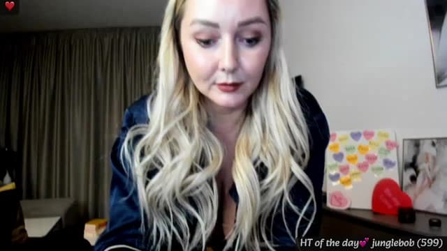 Gallery image thumbnail from Mi_Ha's myfreecams stream on, 02/09/2025, 18:42 image 9 of 20