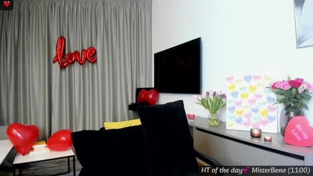 Gallery image thumbnail from Mi_Ha's myfreecams stream on, 02/13/2025, 16:59 image 20 of 20