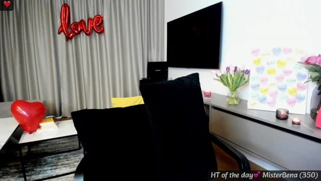 Gallery image thumbnail from Mi_Ha's myfreecams stream on, 02/13/2025, 16:59 image 6 of 20