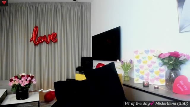 Gallery image thumbnail from Mi_Ha's myfreecams stream on, 02/14/2025, 14:57 image 1 of 20