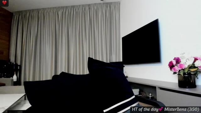 Gallery image thumbnail from Mi_Ha's myfreecams stream on, 02/21/2025, 17:09 image 16 of 20