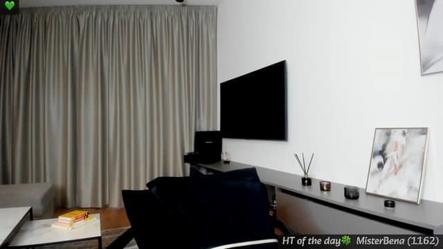 Gallery image thumbnail from Mi_Ha's myfreecams stream on, 03/23/2025, 17:08 image 15 of 20
