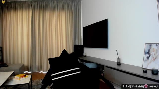 Gallery image thumbnail from Mi_Ha's myfreecams stream on, 04/22/2025, 17:14 image 1 of 20