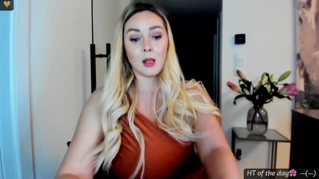 Gallery image thumbnail from Mi_Ha's myfreecams stream on, 05/25/2025, 13:59 image 4 of 20