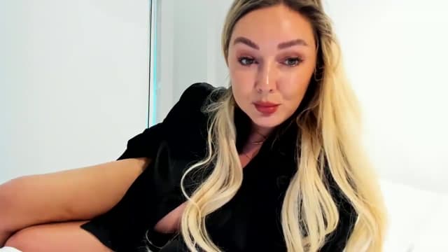 Gallery image thumbnail from Mi_Ha's myfreecams stream on, 06/18/2025, 15:26 image 7 of 20