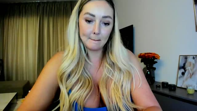 Gallery image thumbnail from Mi_Ha's myfreecams stream on, 06/21/2025, 16:23 image 18 of 20