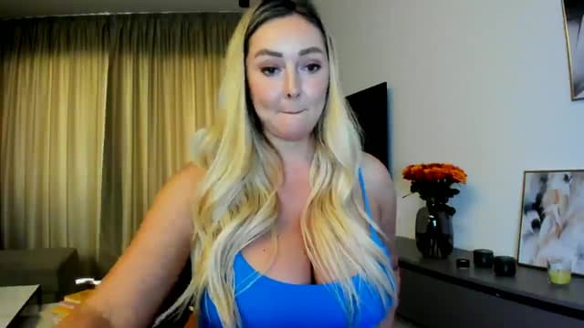 Gallery image thumbnail from Mi_Ha's myfreecams stream on, 06/21/2025, 16:23 image 9 of 20