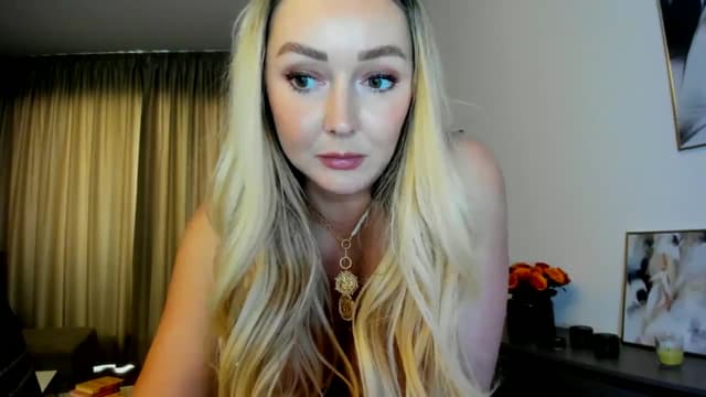 Gallery image thumbnail from Mi_Ha's myfreecams stream on, 06/22/2025, 15:53 image 11 of 20