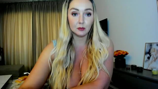 Gallery image thumbnail from Mi_Ha's myfreecams stream on, 06/23/2025, 15:35 image 14 of 20