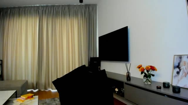 Gallery image thumbnail from Mi_Ha's myfreecams stream on, 06/25/2025, 15:44 image 5 of 20