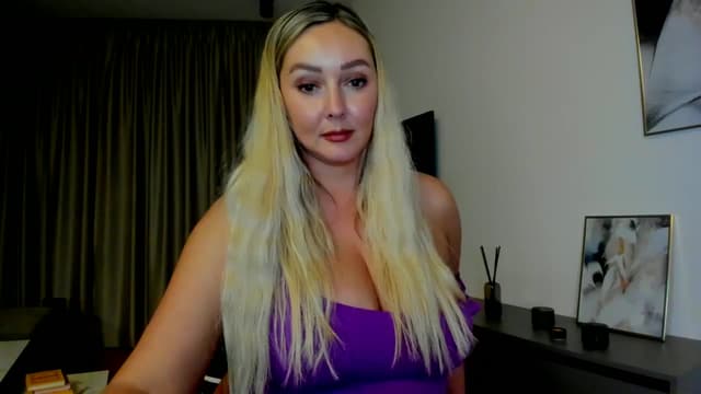 Gallery image thumbnail from Mi_Ha's myfreecams stream on, 07/09/2025, 21:30 image 12 of 20