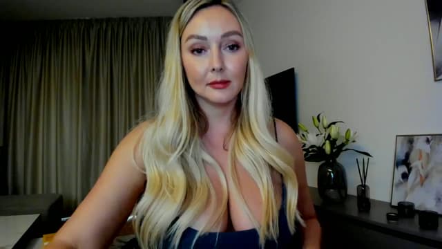 Gallery image thumbnail from Mi_Ha's myfreecams stream on, 07/15/2025, 15:58 image 4 of 20