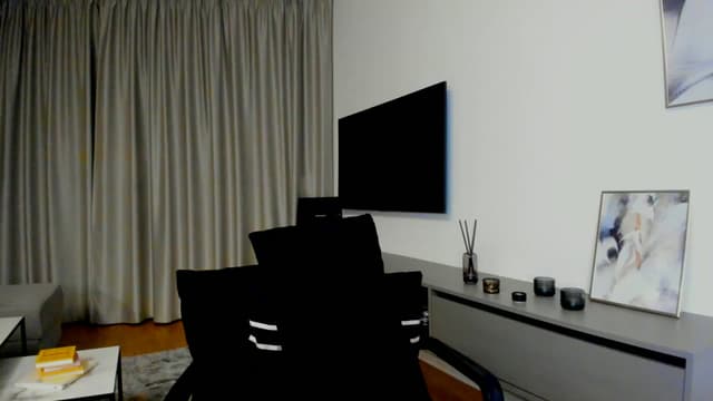 Gallery image thumbnail from Mi_Ha's myfreecams stream on, 07/26/2025, 01:45 image 9 of 20