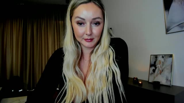 Gallery image thumbnail from Mi_Ha's myfreecams stream on, 08/06/2025, 16:32 image 16 of 20
