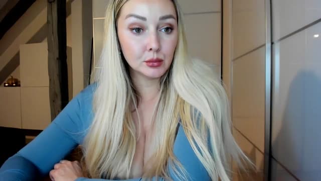 Gallery image thumbnail from Mi_Ha's myfreecams stream on, 09/14/2025, 21:02 image 4 of 20