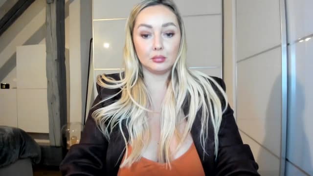 Gallery image thumbnail from Mi_Ha's myfreecams stream on, 11/19/2025, 16:56 image 6 of 20