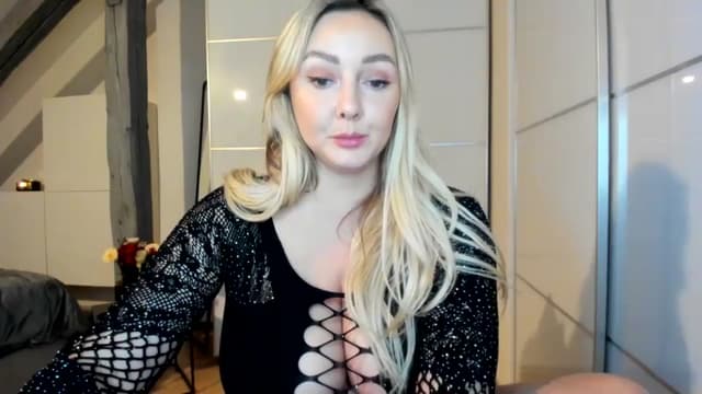 Gallery image thumbnail from Mi_Ha's myfreecams stream on, 11/22/2025, 16:43 image 16 of 20