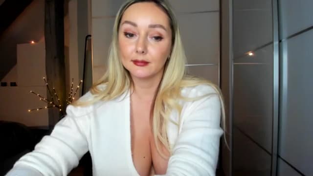Gallery image thumbnail from Mi_Ha's myfreecams stream on, 12/05/2025, 18:30 image 20 of 20
