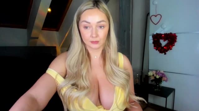 Gallery image thumbnail from Mi_Ha's myfreecams stream on, 02/04/2026, 17:39 image 4 of 20
