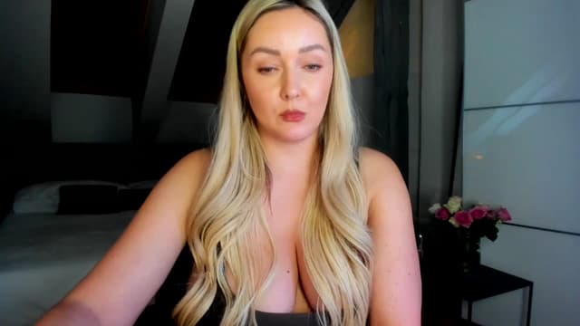 Gallery image thumbnail from Mi_Ha's myfreecams stream on, 03/10/2026, 17:04 image 5 of 20