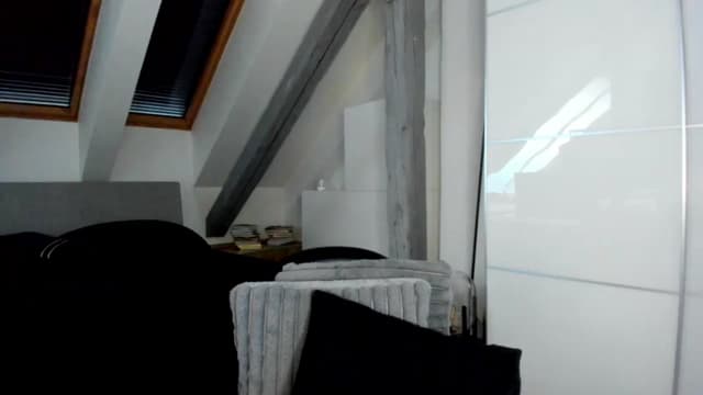 Gallery image thumbnail from Mi_Ha's myfreecams stream on, 04/06/2026, 15:53 image 8 of 20