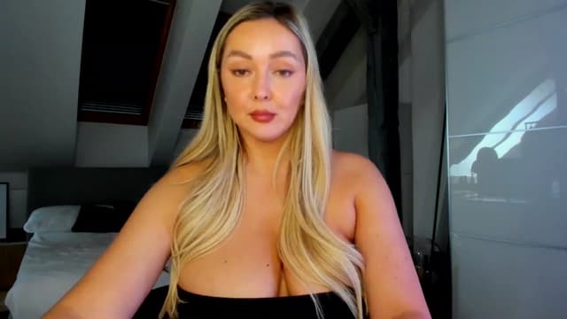Gallery image thumbnail from Mi_Ha's myfreecams stream on, 04/17/2026, 14:07 image 5 of 20
