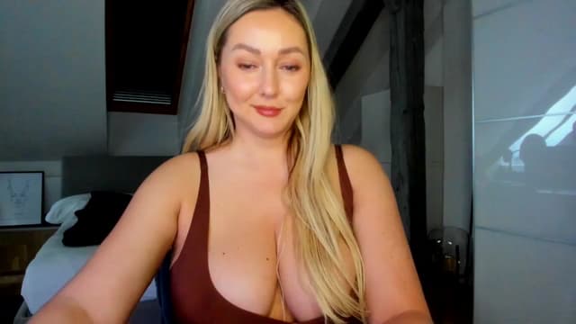 Gallery image thumbnail from Mi_Ha's myfreecams stream on, 04/26/2026, 16:19 image 5 of 20
