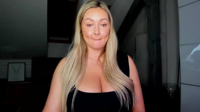 Gallery image thumbnail from Mi_Ha's myfreecams stream on, 05/21/2026, 16:34 image 2 of 20