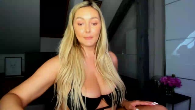 Gallery image thumbnail from Mi_Ha's myfreecams stream on, 06/27/2026, 15:18 image 15 of 20