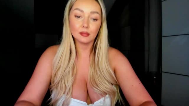 Gallery image thumbnail from Mi_Ha's myfreecams stream on, 06/29/2026, 19:14 image 3 of 20