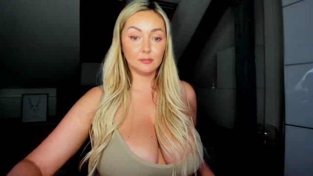Gallery image thumbnail from Mi_Ha's myfreecams stream on, 07/06/2026, 15:52 image 20 of 20