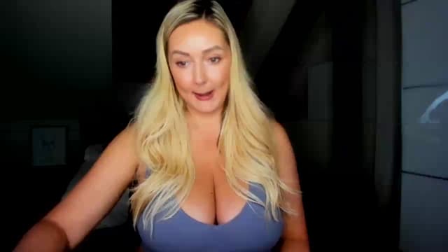 Gallery image thumbnail from Mi_Ha's myfreecams stream on, 07/24/2026, 14:52 image 6 of 20