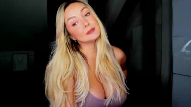 Gallery image thumbnail from Mi_Ha's myfreecams stream on, 07/31/2026, 13:46 image 16 of 20