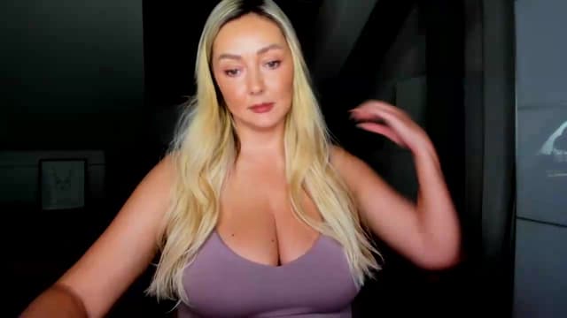 Gallery image thumbnail from Mi_Ha's myfreecams stream on, 07/31/2026, 14:02 image 9 of 20