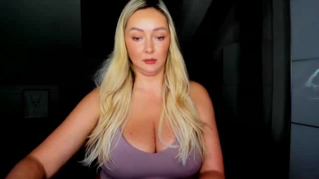 Gallery image thumbnail from Mi_Ha's myfreecams stream on, 07/31/2026, 14:02 image 2 of 20