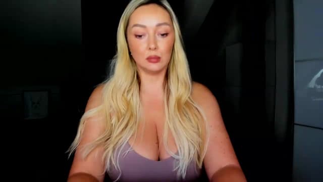 Gallery image thumbnail from Mi_Ha's myfreecams stream on, 07/31/2026, 14:02 image 6 of 20
