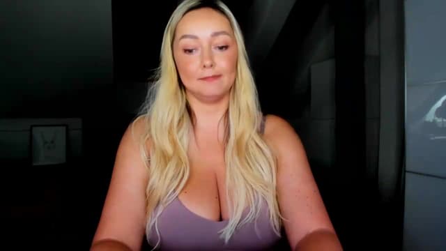 Gallery image thumbnail from Mi_Ha's myfreecams stream on, 07/31/2026, 14:02 image 11 of 20