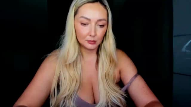 Gallery image thumbnail from Mi_Ha's myfreecams stream on, 07/31/2026, 14:44 image 16 of 20